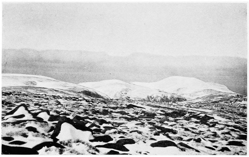 File:Ben MacDhui - photo - Wanderings of a Naturalist (1921).jpg